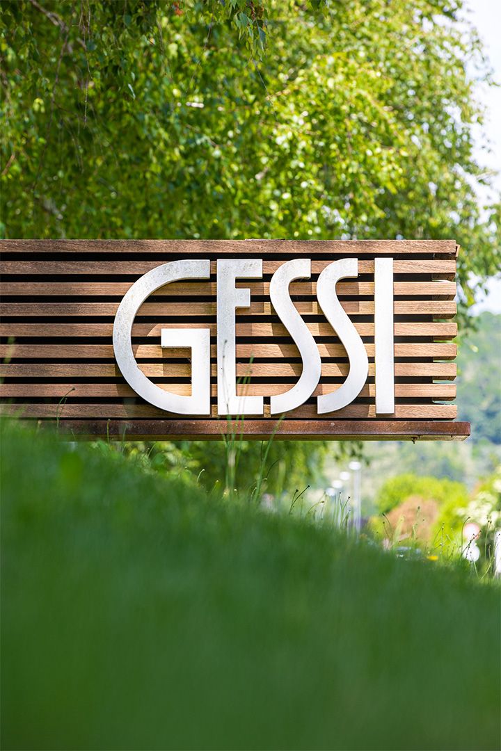 Gessi Logo aus Holz